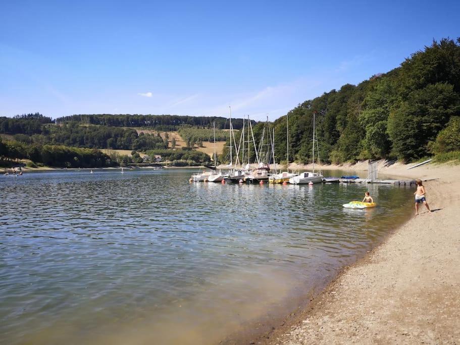 Haus Julia Direkt Am Hennesee Mitten Im Sauerland メシェデ エクステリア 写真